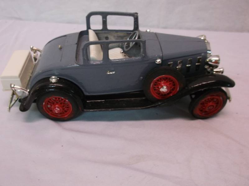 lot 31 image: Collectible