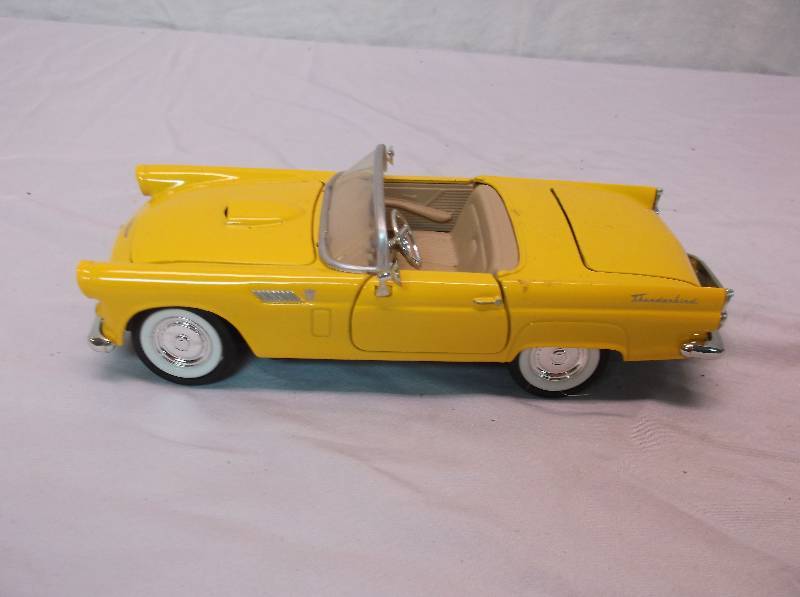 lot 32 image: Collectible