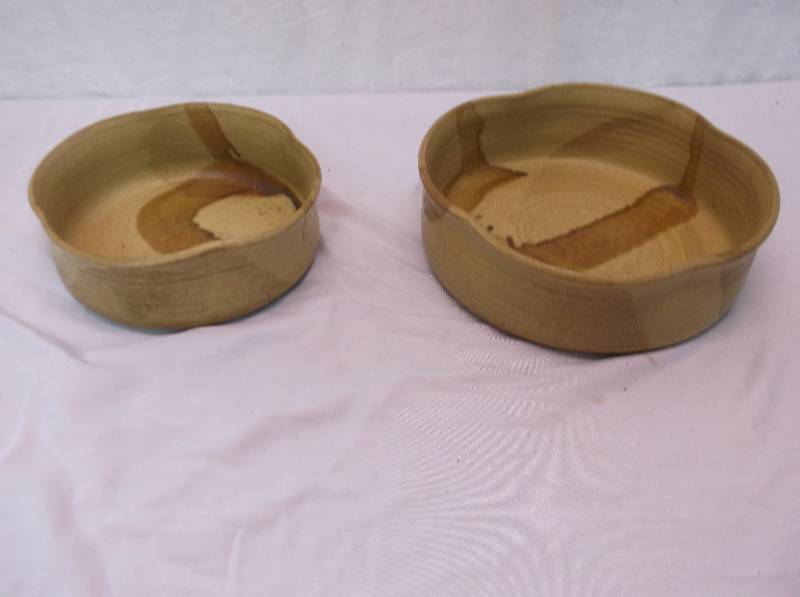 lot 50 image: Pottery