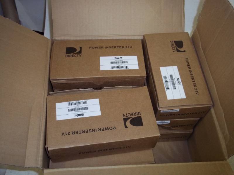 lot 5 image: Case of 10 DIRECTV PI-21 21V 1.5A Power Inserter for SWimLine dish