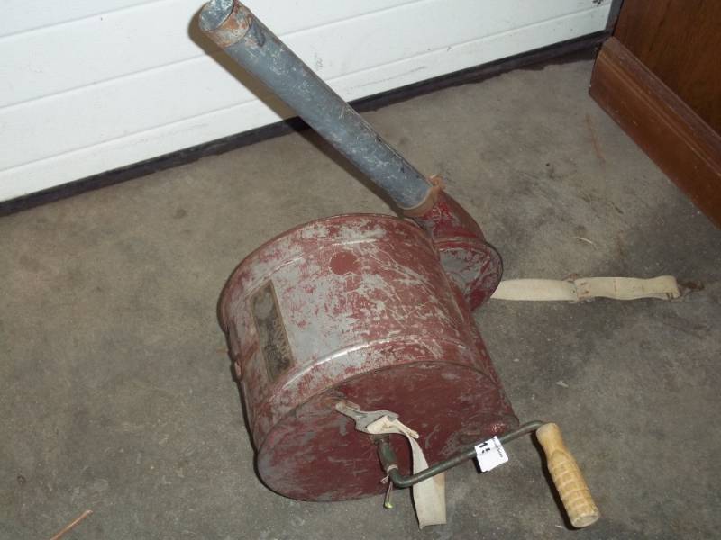 lot 15 image: Vintage Fogger