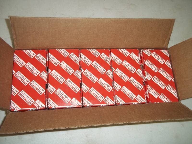 lot 74 image: 5 Boxes of rear brake pads for 2001 - 2016 Sienna