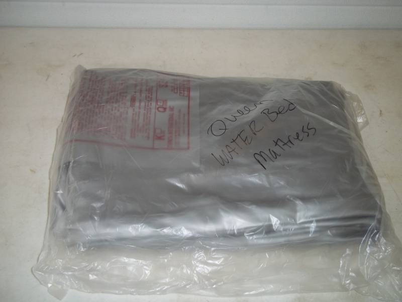 lot 78 image: Queen Bed Water Mattress
