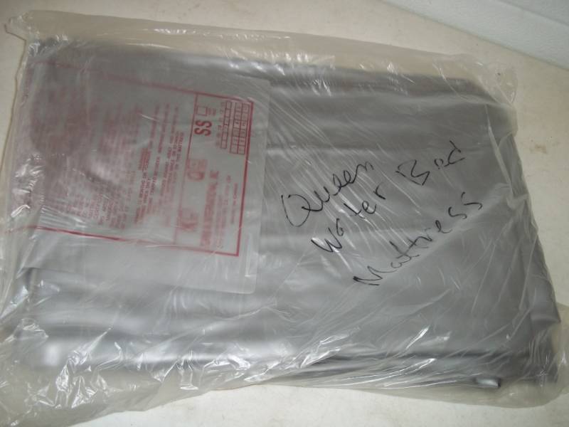 lot 79 image: Queen Bed Water Mattress