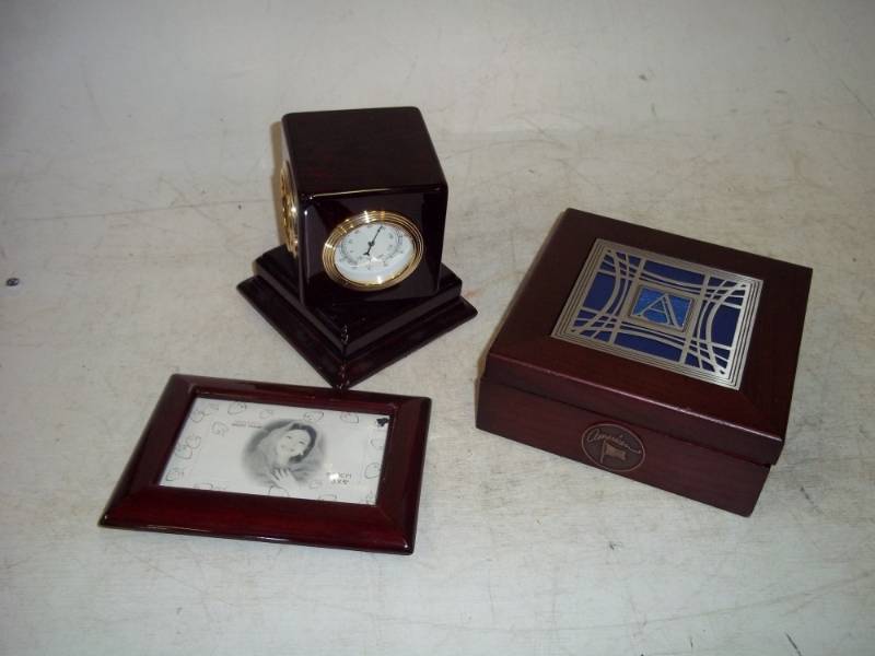 lot 83 image: Picture frame, box and  weather station