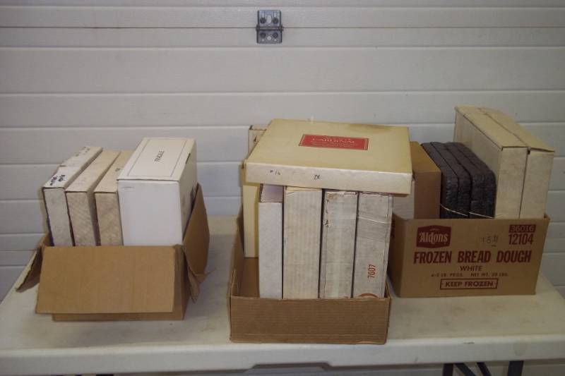 lot 118 image: 3 boxes of Collector Plates