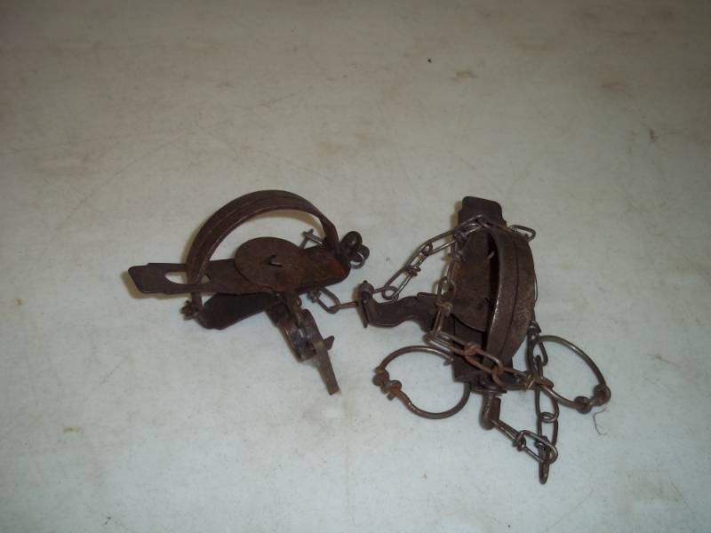 lot 130 image: 2 Gopher Traps