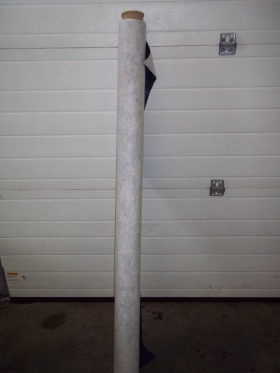 lot 190 image: Partial roll of blue padded vinyl 62 Wide