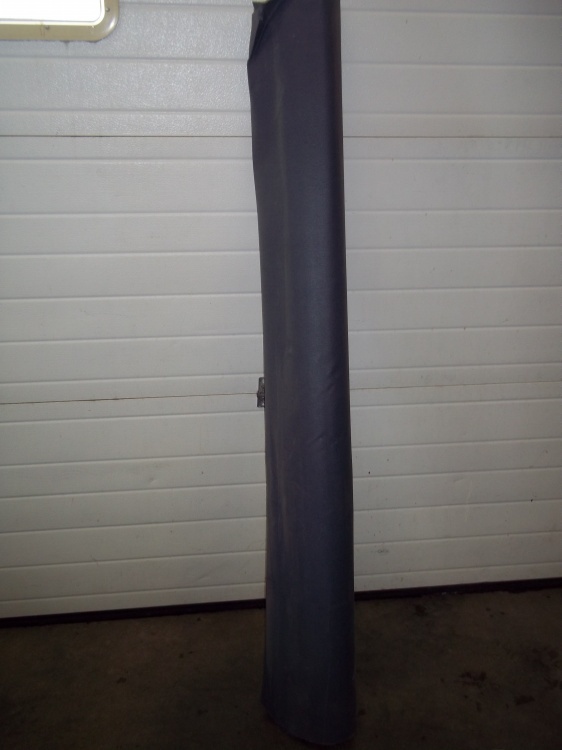 lot 198 image: Partial roll of blue vinyl 62 Wide