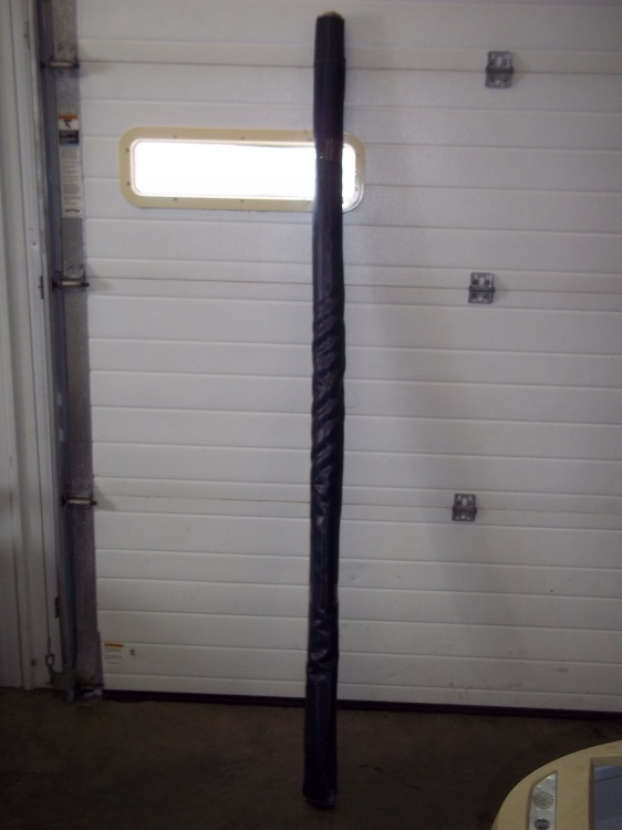 lot 200 image: Partial roll of shade vinyl 73 Wide