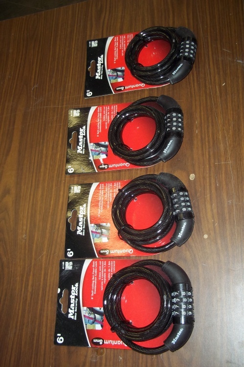 lot 221 image: Case of 4 master lock bike locks