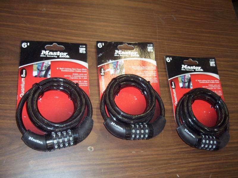 lot 226 image: Case of 3 master lock bike locks