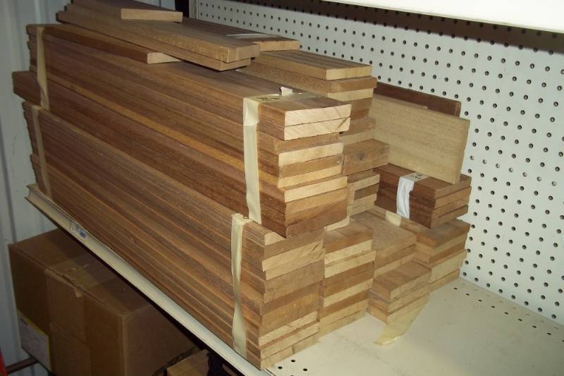 lot 234 image: 60 Pieces of mahogany approx. 32 x 1 x 5