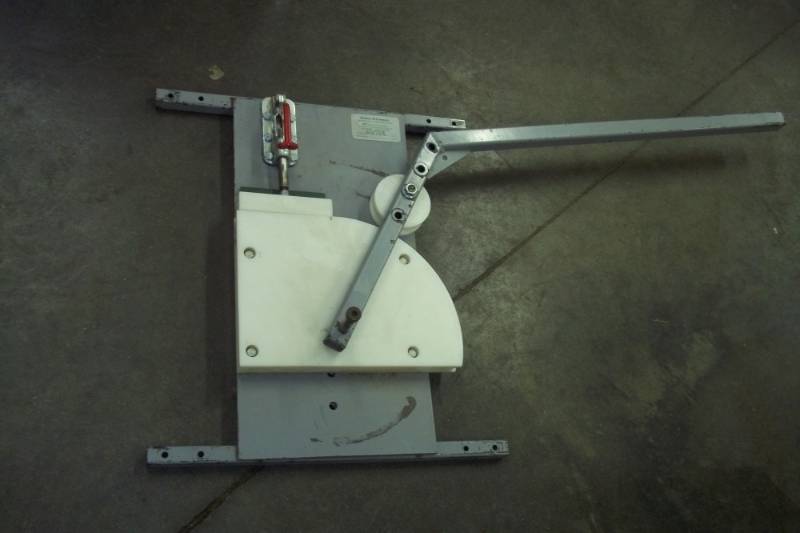 lot 255 image: Benders & Crowners bending tool for marine and awning