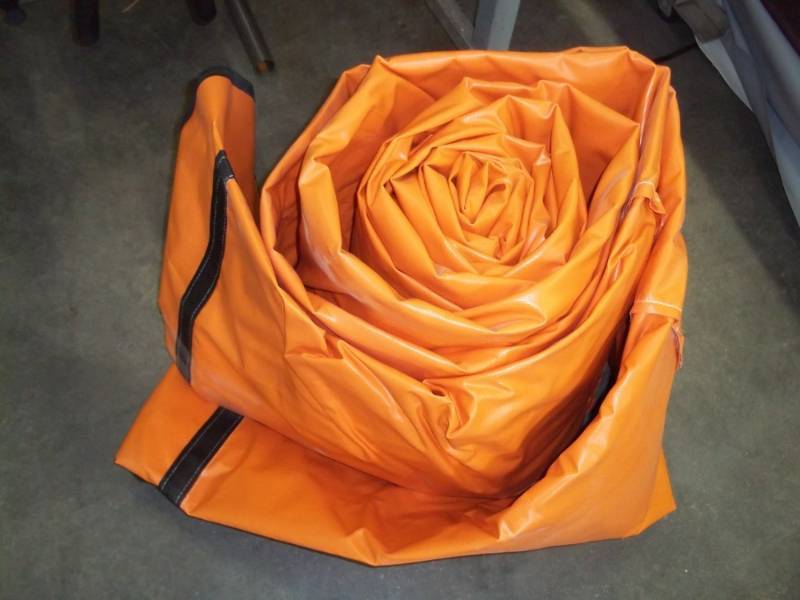 lot 275 image: Large orange tarp