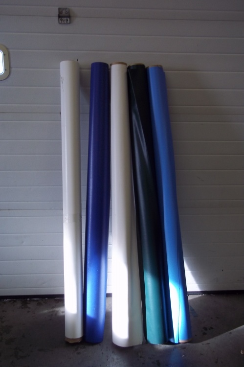 lot 286 image: 5 Rolls of assorted vinyl