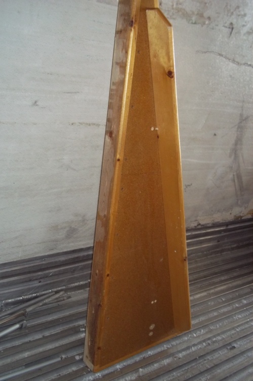 lot 291 image: Wood vinyl shaper 63 x 65 x 20