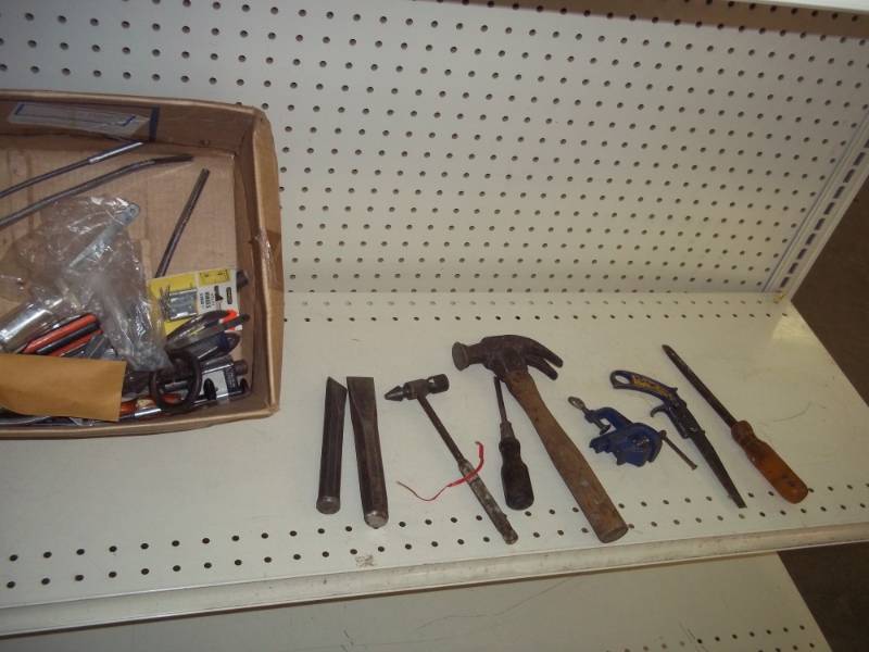 lot 296 image: Hammers, chisels, etc.