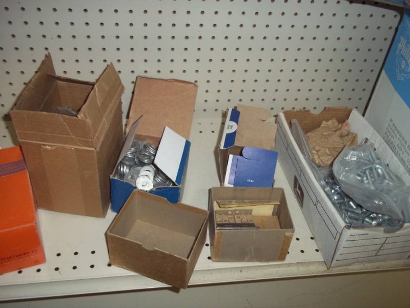 lot 297 image: Hardware, nuts bolts and washers, weighs 28lbs.