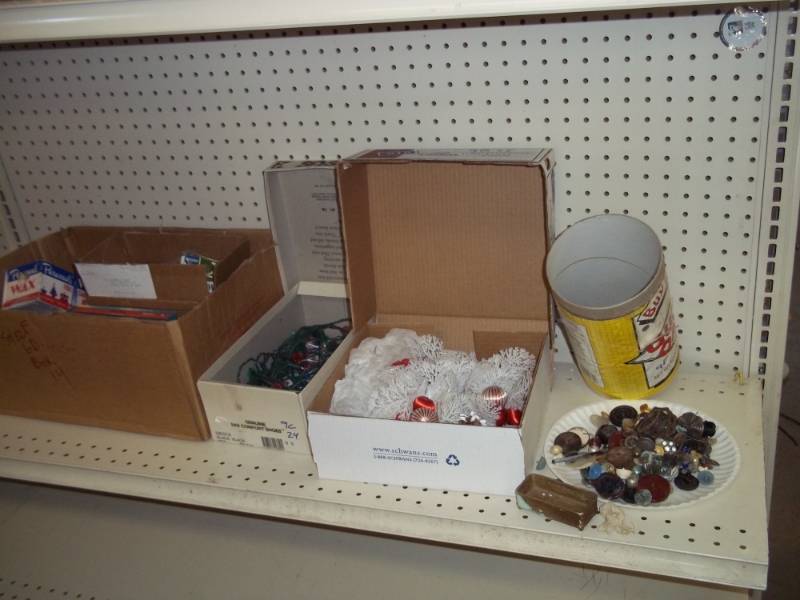 lot 300 image: Very large assortment of antique buttons, household Christmas dcor, wax, handy wire