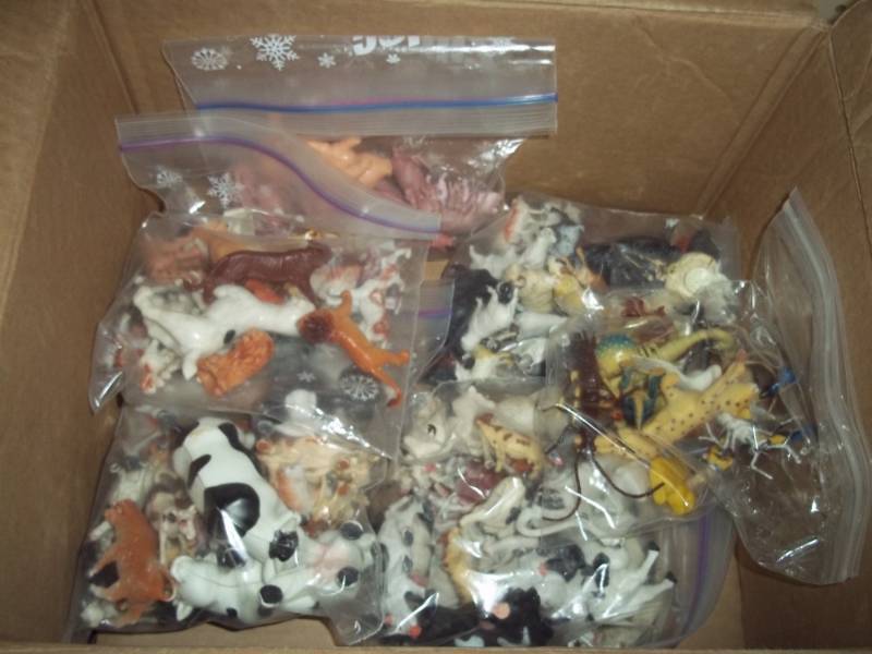 lot 318 image: Play animal figurines
