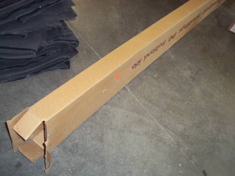 lot 324 image: 1 Box of moldings pieces are 2 x 7
