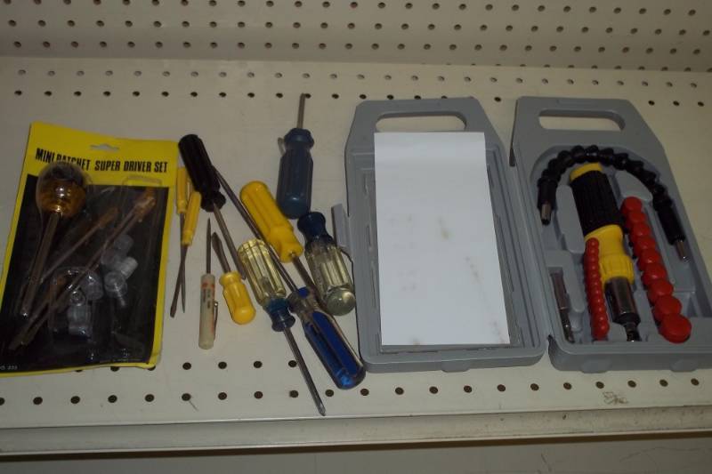 lot 331 image: Screwdrivers, sockets,