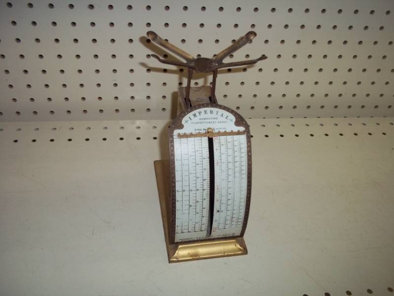 lot 341 image: Vintage scale