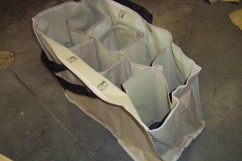 lot 267 image: Decoy bag 27 x 12 x 18 has 8 compartments and mesh bottom