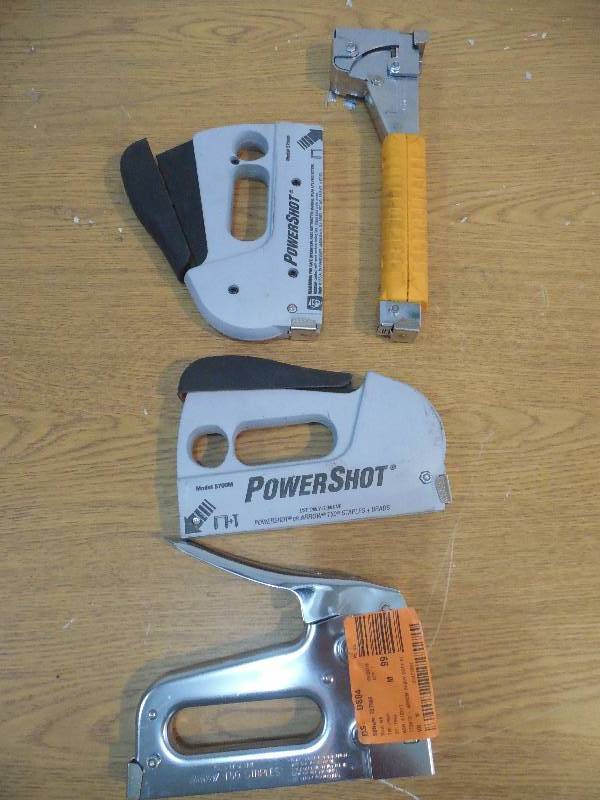 lot 7 image: 4 STAPLERS