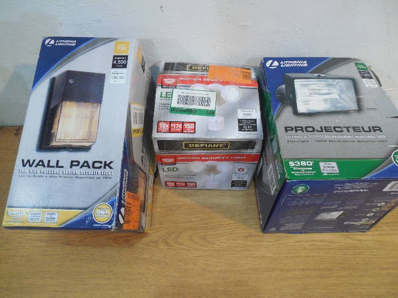 lot 27 image: 3 OUTDOOR SECURITY LIGHT FIXTURES