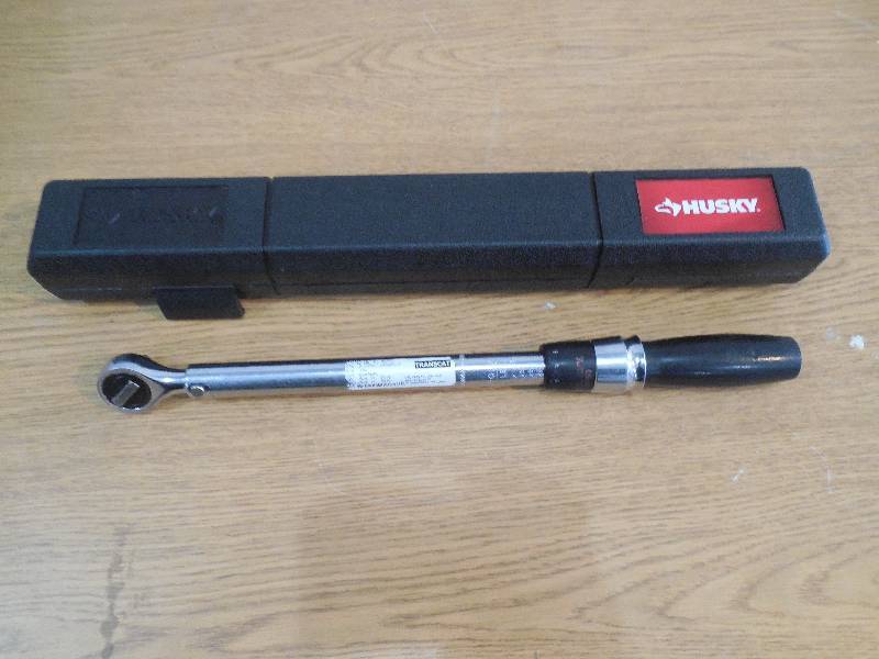 lot 31 image: 38 TORQUE WRENCH  RATCHET