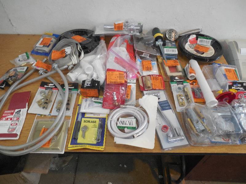lot 42 image: BOX LOT OF GOODIES