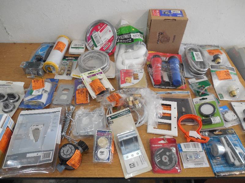 lot 48 image: BOX LOT OF GOODIES