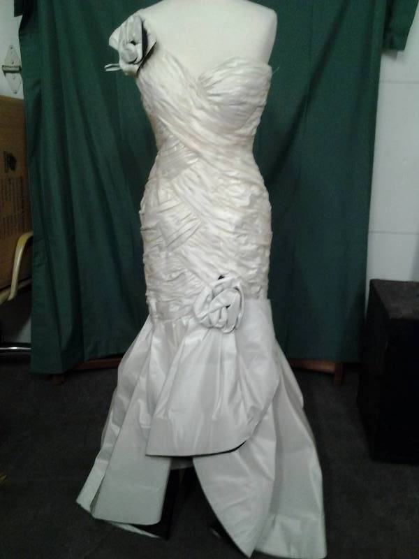 No Tag Ivory With Black Small Size 6