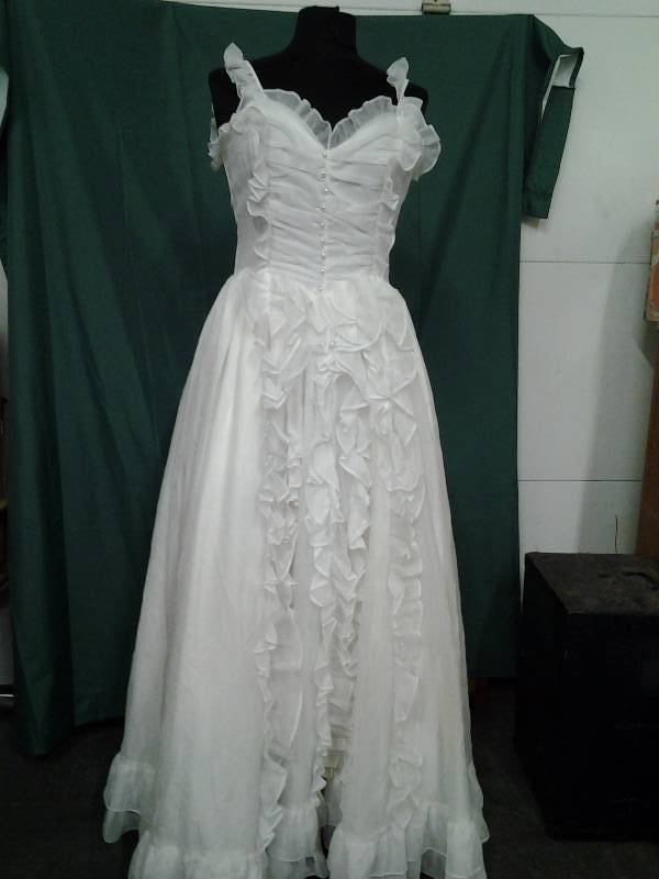 Ivory Ruffle With Pearl Size 12