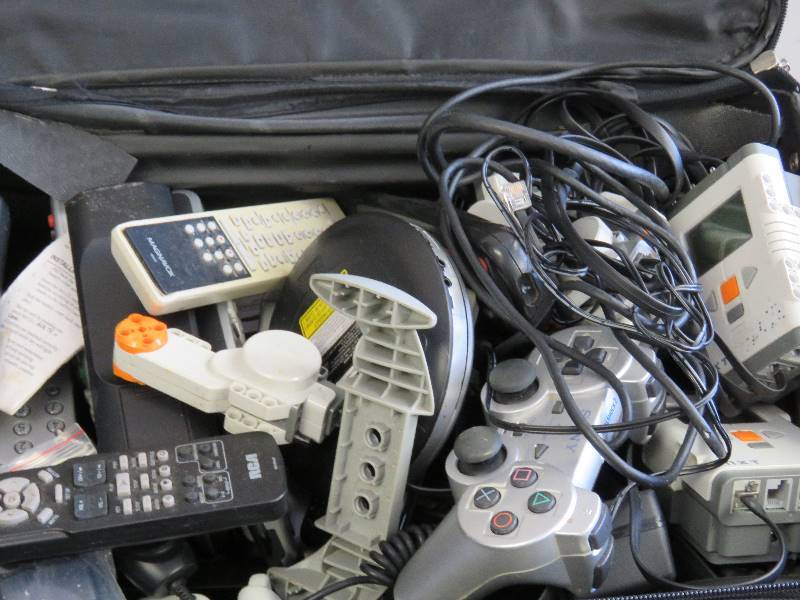 Electronic lot