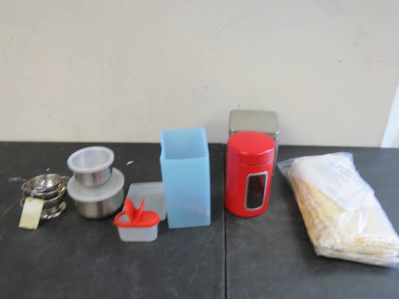 Kitchen lot