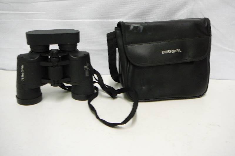 lot 1 image: Binocular Bushnell