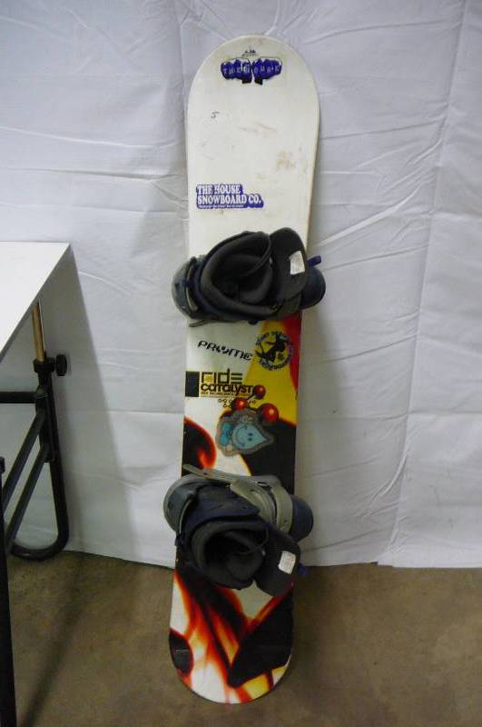 lot 5 image: Snow-Board & Boots