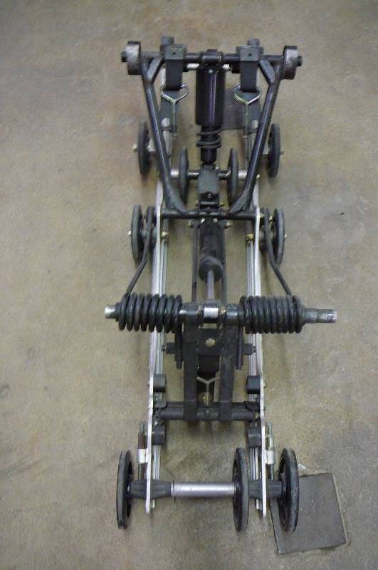 lot 19 image: Snowmobile suspension (unknown)