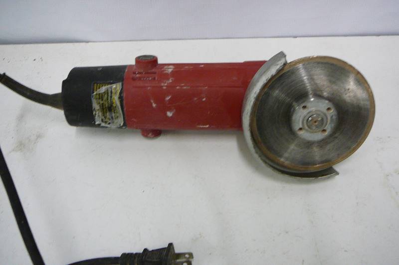 lot 27 image: Angle Grinder