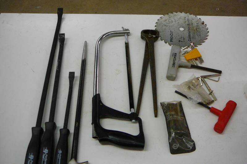 lot 56 image: Tools Pry Bars Hacksaw Puller Hex key sets Blade