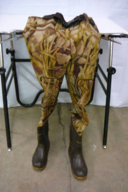 lot 70 image: Cabella waders 8R
