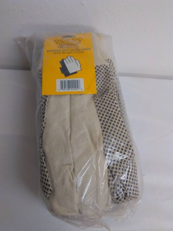 lot 13 image: Majestic Rubber Dotted Gloves (12 pr.)