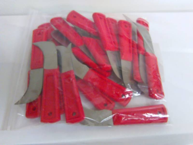 lot 39 image: Curved Blade Utility Linoleum Knife (24)