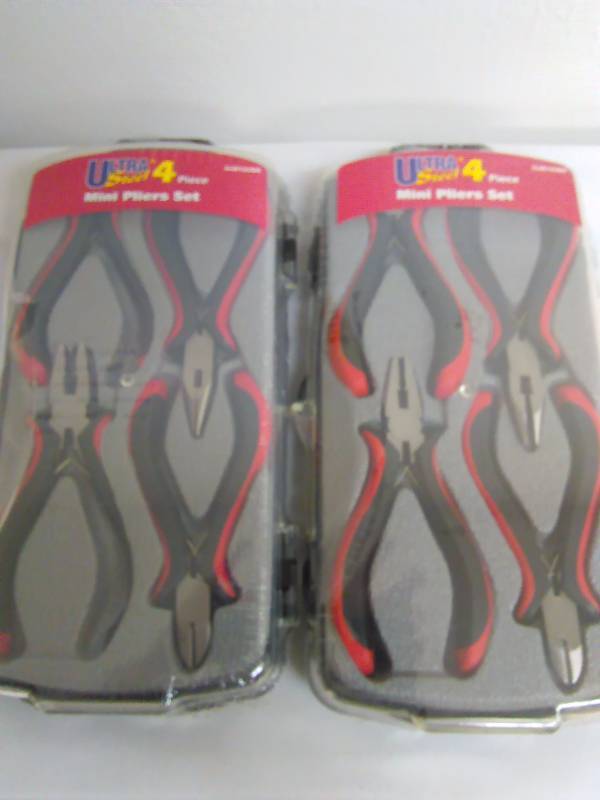 lot 42 image: Mini Pliers (2)