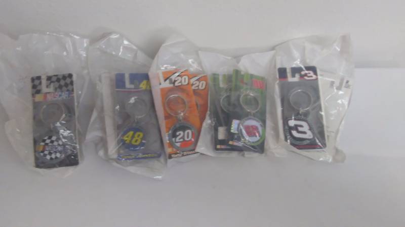 lot 77 image: Nascar Keyrings (5) See pictures