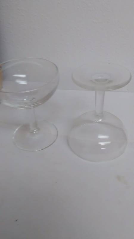 lot 85 image: Arcoroc 5  oz. Wine  Champagne Glass (48) Made of glass wedding