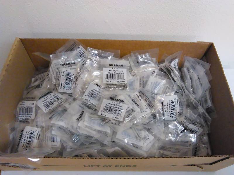 lot 121 image: Security Screws 8 x 1.5 (385 ct. pkgs.)  Each pkg. contains 4 screws, (thats over 1500 screws) Hillman
